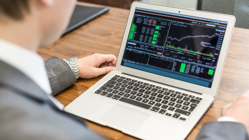 Top 10 Tools Every Forex Trader Should Use