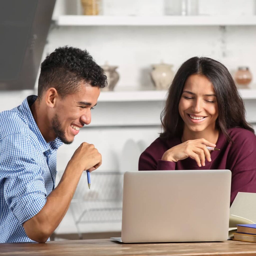 How Online Therapy Supports Relationship Counseling