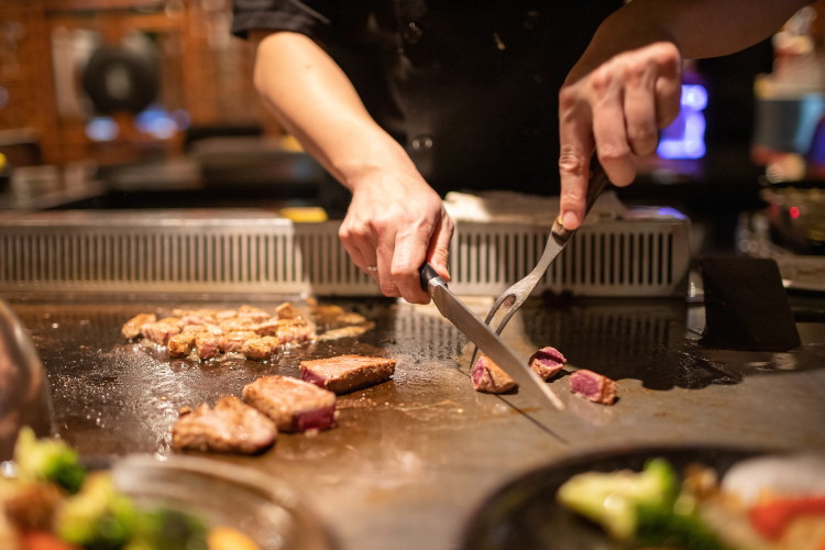 How Can You Recreate a Hibachi or Teppanyaki Experience at Home?